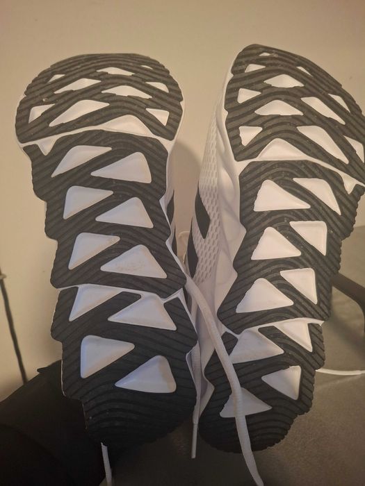 Нови маратонки Adidas 44