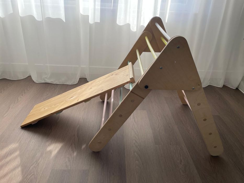 Trunghi Pikler din lemn + placă 2 în 1 (tobogan/cățărare), Montessori