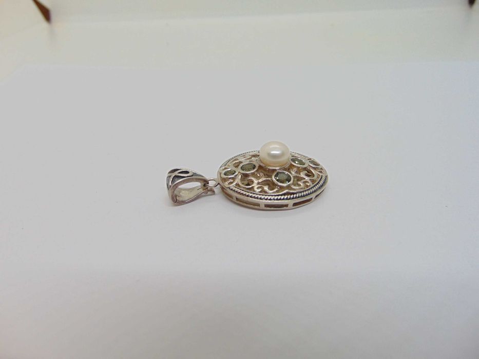Pandantiv din argint cu peridot si perla