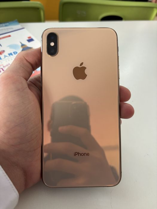 iPhone XS MAX продается
