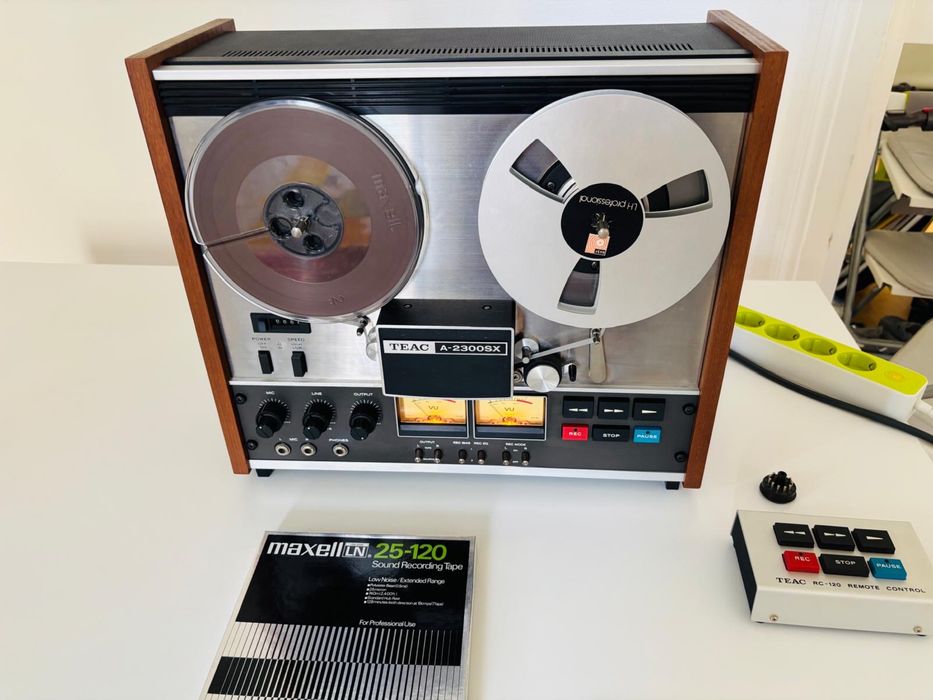Magnetofon Teac A-2300SX cu telecomanda