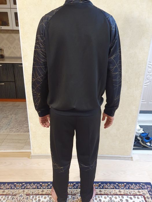 Спортивный костюм