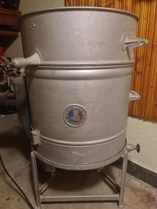 Продавам работеща ретро пералня Turna Krauß около 1930г.