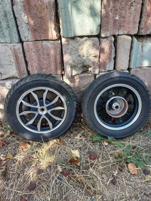 Продам два новых титановых колеса