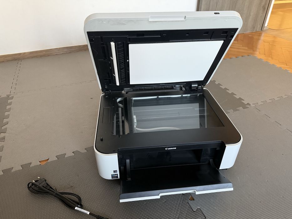 Vand imprimanta multifunctionala canon