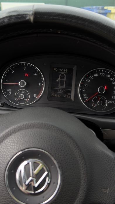 VOLKSWAGEN Touran 2015 — imagine 5