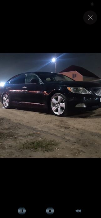 Продам Лексус лс460