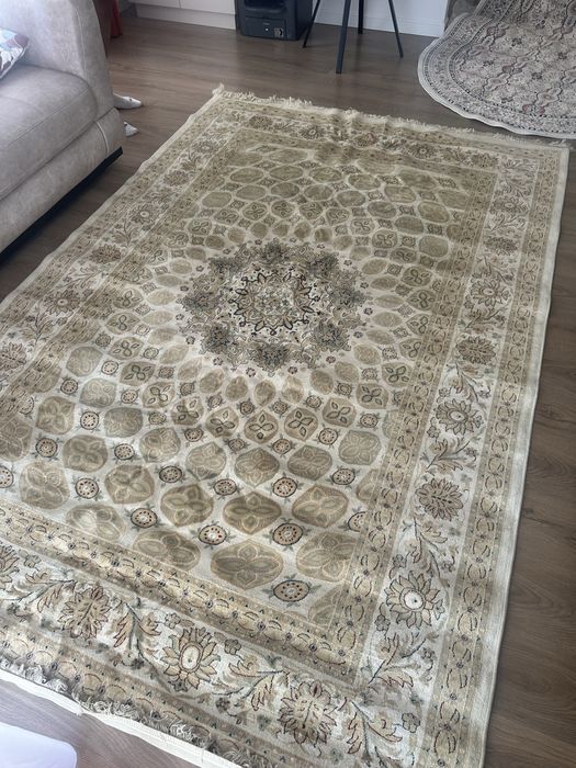 Продам шелковый ковер