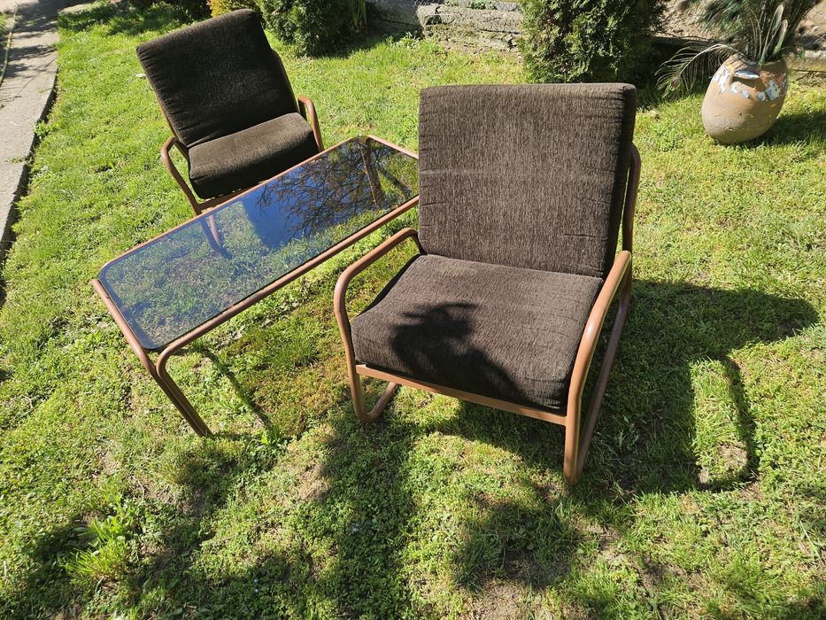 Мека тръбна мебел за двор или заведение