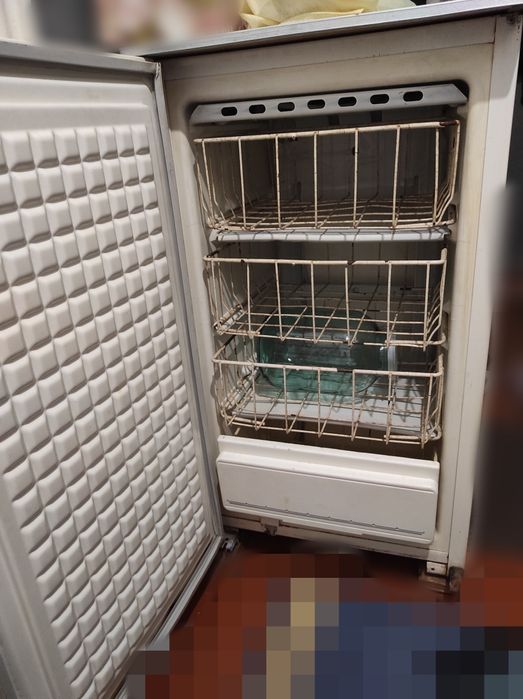 Продам  б/у Морозильная камера