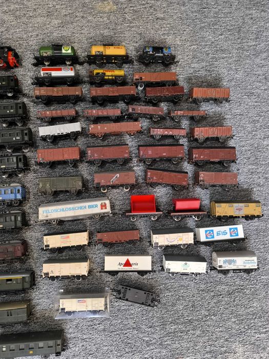 Lot vagoane, locomotive, sine scara HO