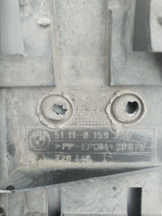 Боковые направляющие переднего бампера BMW E39