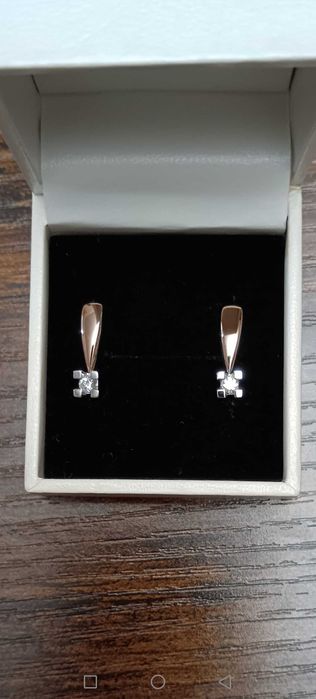 Золотые серьги с бриллиантами