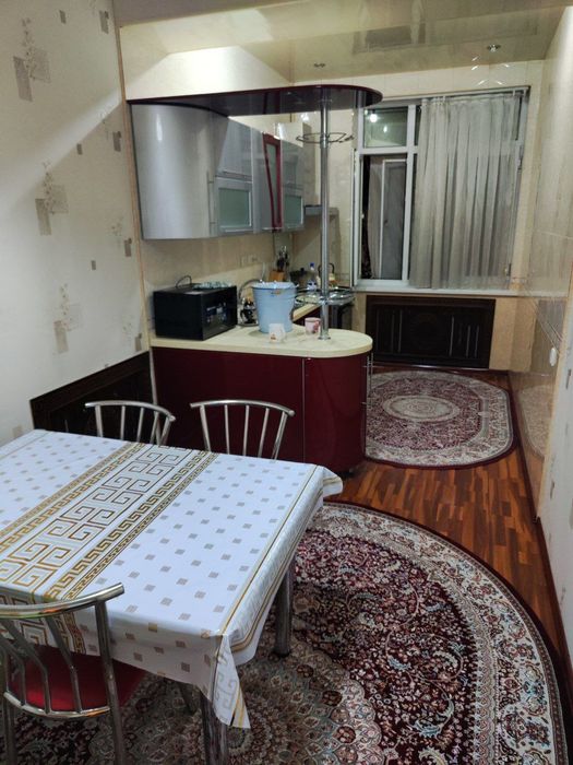 Юнусабад -9 шикарная 2х комнатная квартира переделанная в 3х с ОБСТАНО