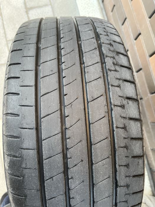 Шина  235/45/R18