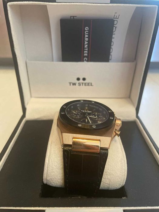 Часовник TW STEEL CEO TECH CE4084 45мм