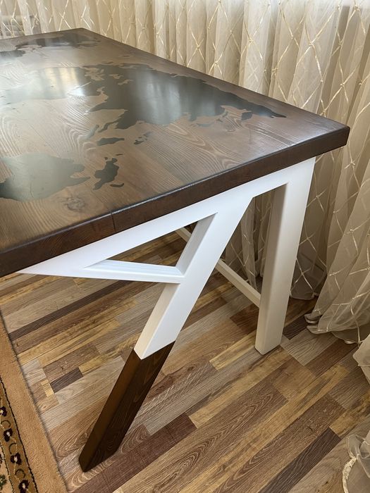 Стол в кабинет или офис