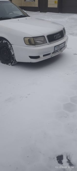 Бампер Ауди 100 передний