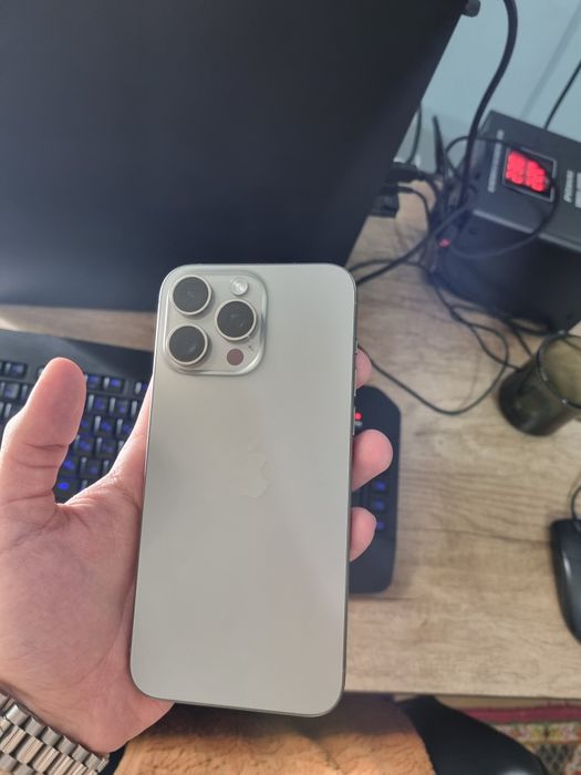 Iphone 15 pro max natural