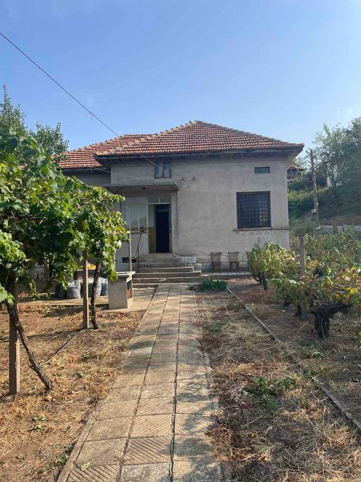 Продава се Къща в с. Сомовит, Област Плевен - 140 кв.м за 128 €/кв.м - Снимка #1