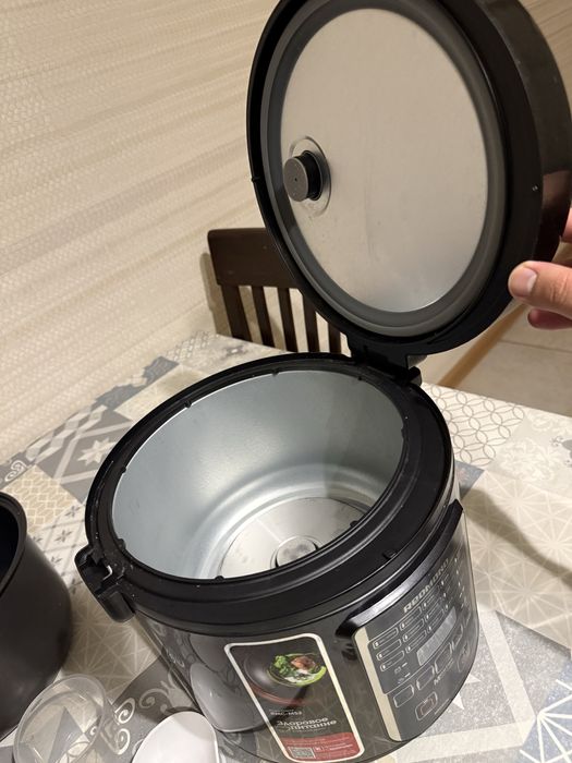 Мультиварка Redmond RMC-M52