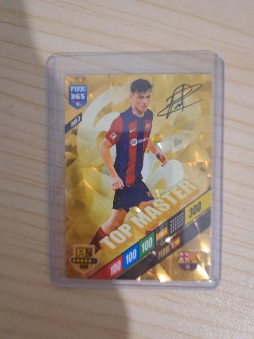 cartonas fifa  cu semnatura lui Pedri de pa Barcelona
