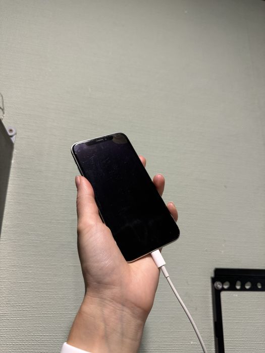 Продам телефон айфон х