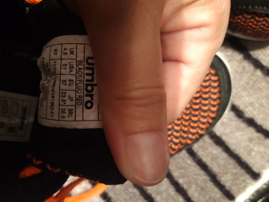 Нови маратонки  umbro