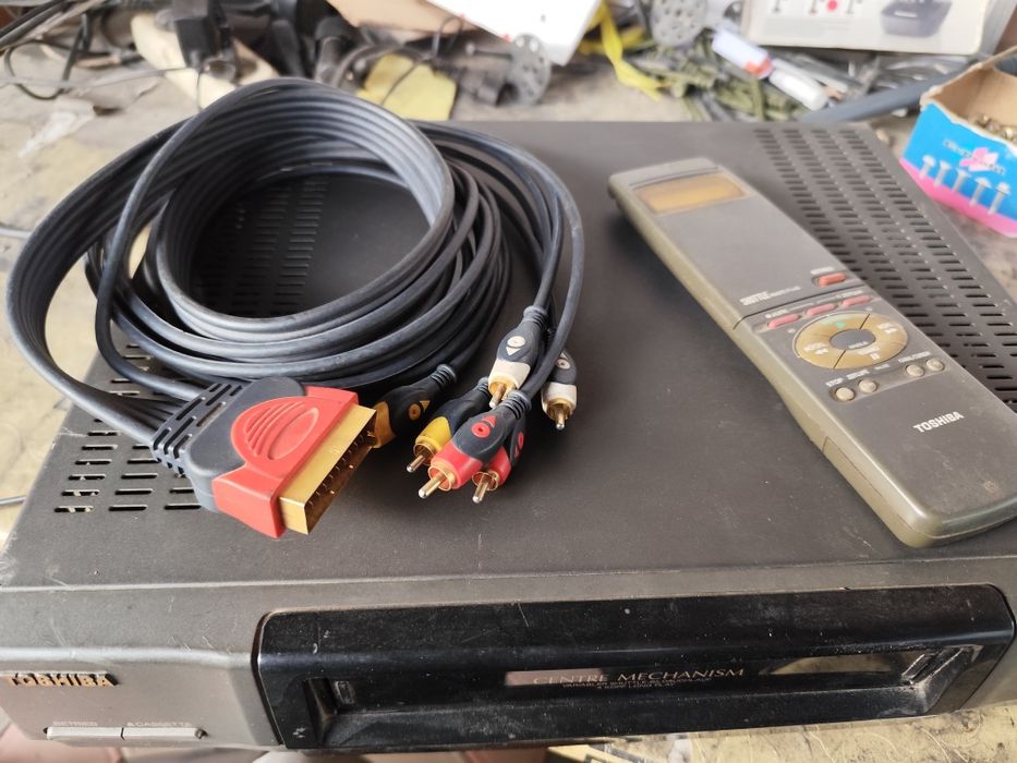 Продам видеомагнитофон Toshiba