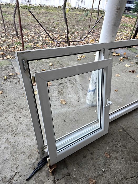 Дограма на марката REHAU два броя са. 173/93