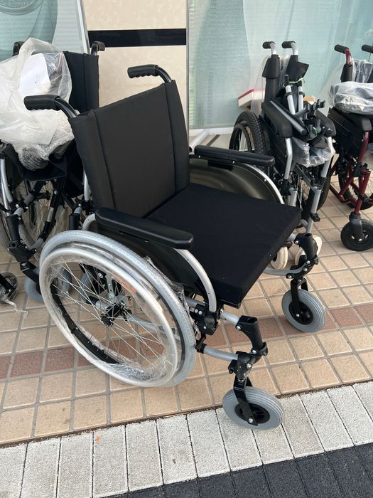 Qora va oq erotik ish stoli fon rasmi