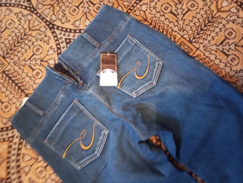 Джинсы для беременных.