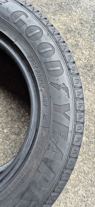 4 anvelope vara ca noi Goodyear 215/65/16.Pretul este pe bucata