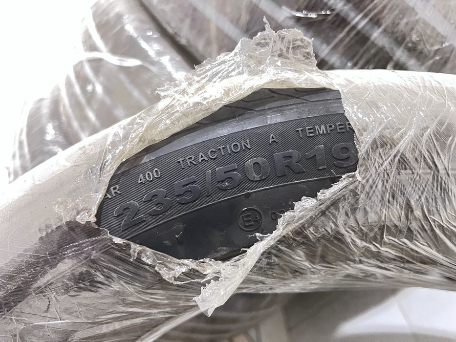 GITI от BYD Champion 235/50 R19, пробег 900 км, отличное состояние
