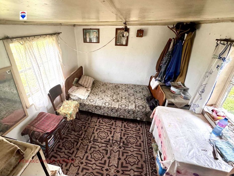 Селска къща за продажба в с. Бръшлен, обл. Русе