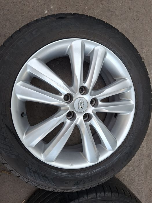 18" 5X114.3mm Hyundai, 5х114.3мм Хюндай Оригина с гуми 225/55/18 Nokian