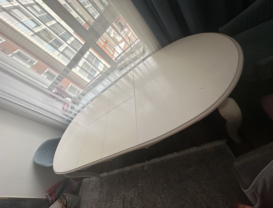 Продам стол обеденный