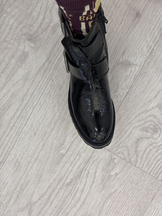 Шикарные новые кожаные ботинки