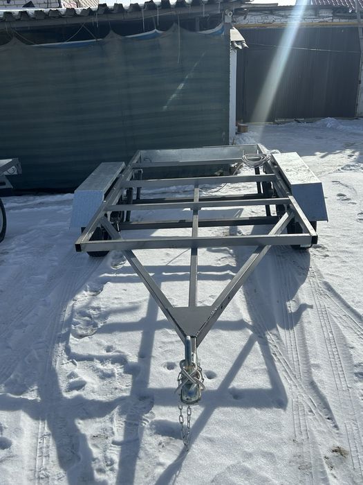 Прицепы (платформа) одноосные,двухосные