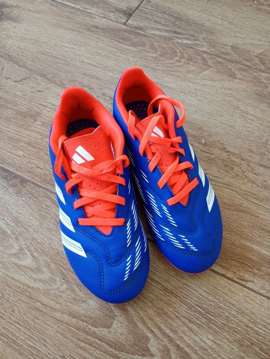 Vând crampoane adidas mărimea 35