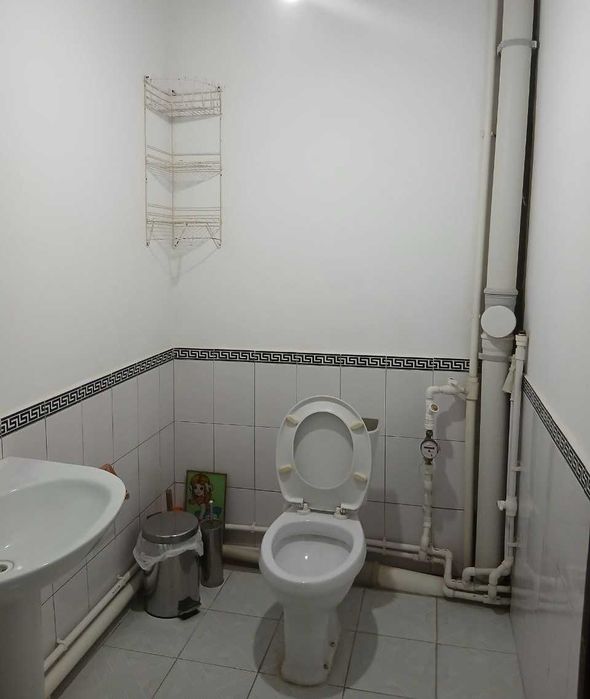 Продается 3-к. квартира , 123 м  , в центре города Карши .