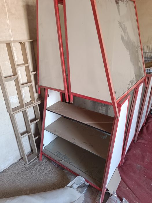 Срочно сотилади витрина магазина