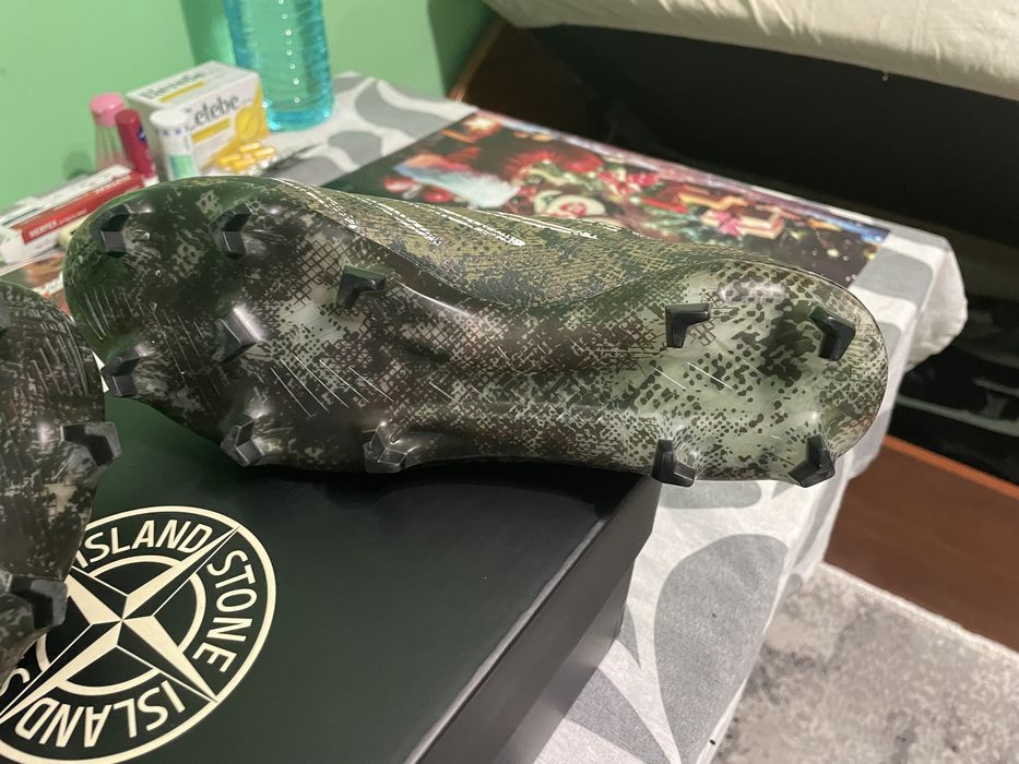 Продавам бутонки new balance/stone island