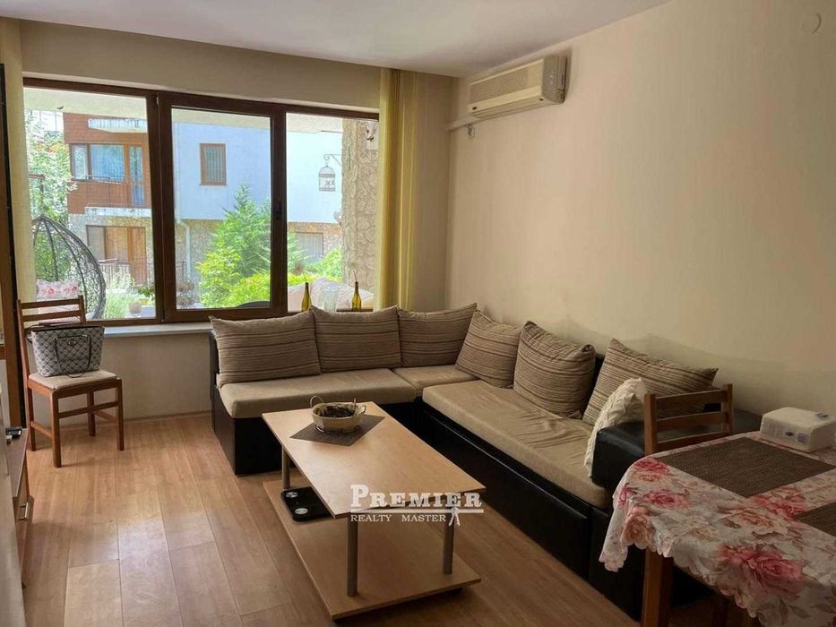 Двустаен на първа линия