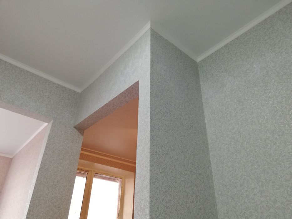 Поклейка обоев, галтели