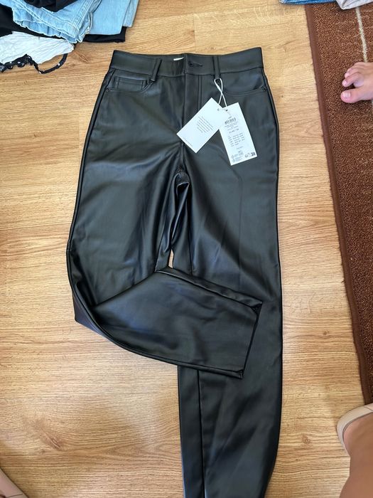 Дамски панталони, пуловер и жилетка размер xs