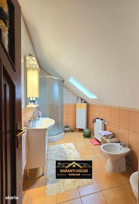 Zona Hollosy Simon, casa P+M, 370 mp teren, 360 000€