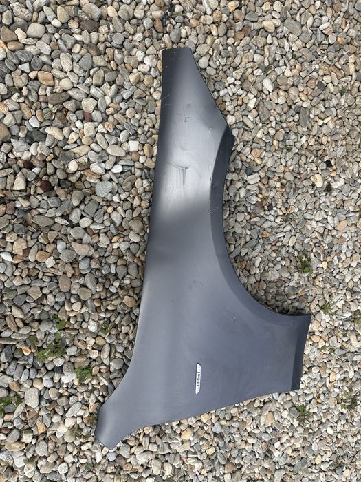 Aripă dreapta față mercedes cls w 257.