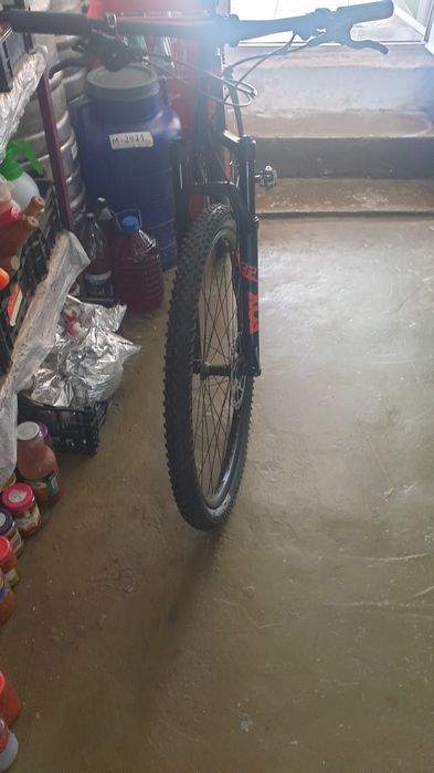 Vând bicicletă MTB,KTM29 culoare portocaliu cu negru