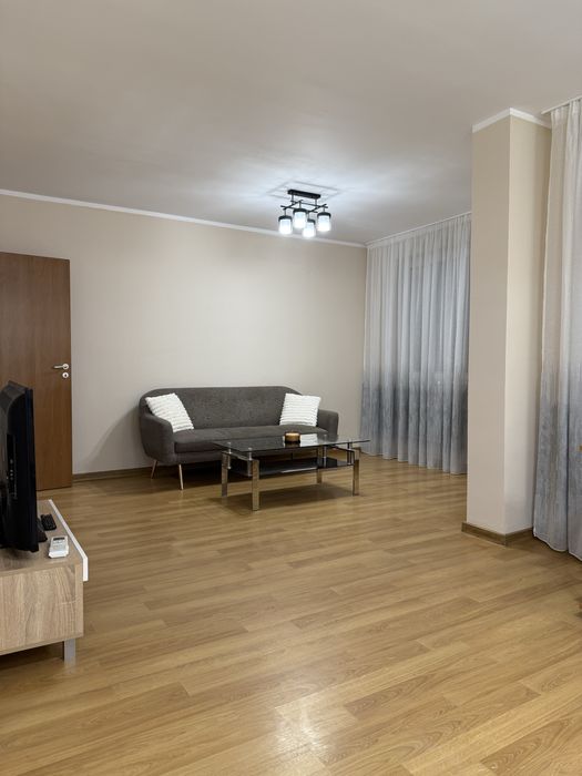 Дава се под наем Тристаен апартамент в София, Хладилника - 110 кв.м за 841.5 € - Снимка #3